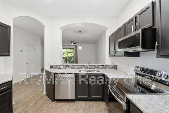 Building Photo - 1705 W Spring Meadow Loop