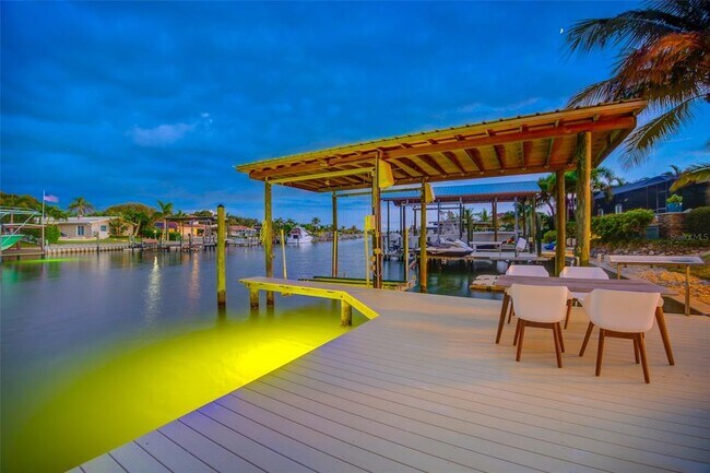 Building Photo - 807 Snug Island