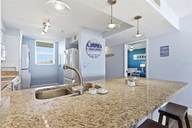 Building Photo - 15462 Gulf Blvd