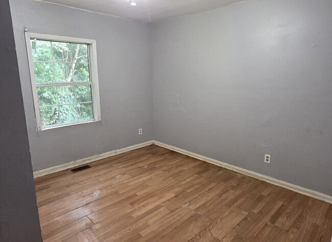 Building Photo - 294 Pursley St