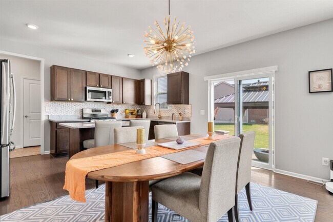 Building Photo - 2136 Wiltshire Dr