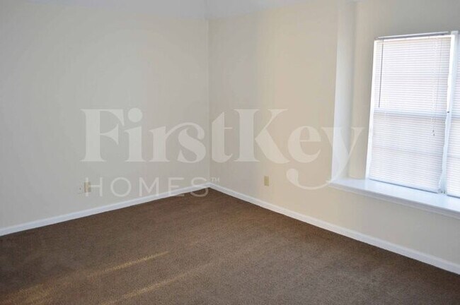 Building Photo - 6045 Holly Heights Cove