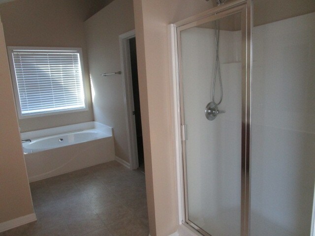 Building Photo - 6903 Grand Hickory Dr