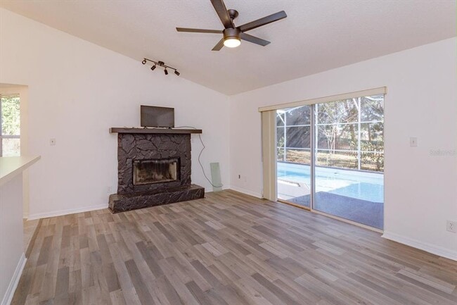 Building Photo - 5955 Kenlyn Ct