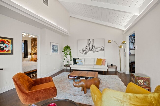 Building Photo - Ventura | Pierpont | 4 Bedroom + 3 Bathroom