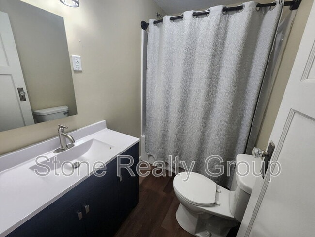 Building Photo - 823 S 10th St