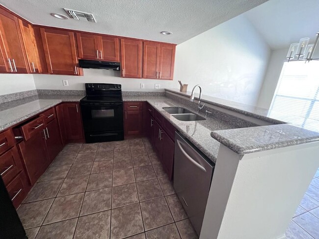 Building Photo - 3818 W Harrison St