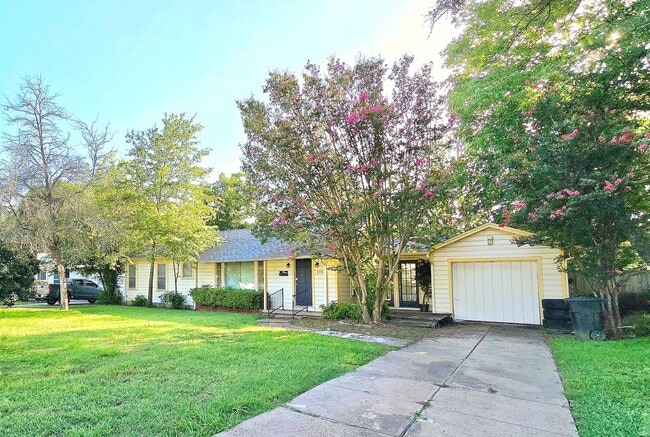 Building Photo - 2503 Taylor St