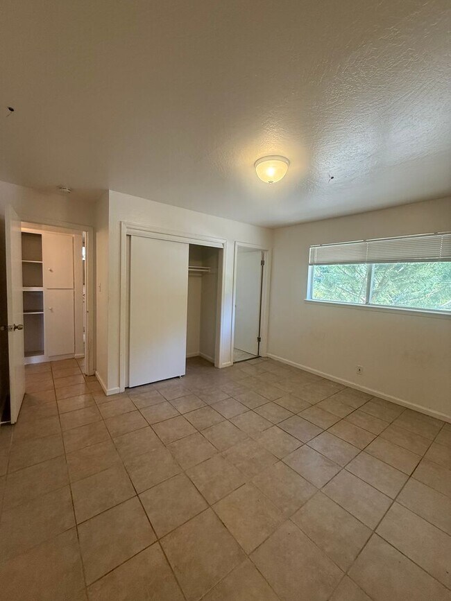 Building Photo - 7865 Leona Way