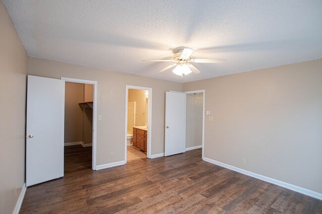 Building Photo - Pet Friendly in Sango!