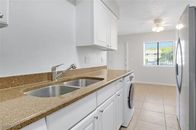 Primary Photo - 4635 Bayshore Dr
