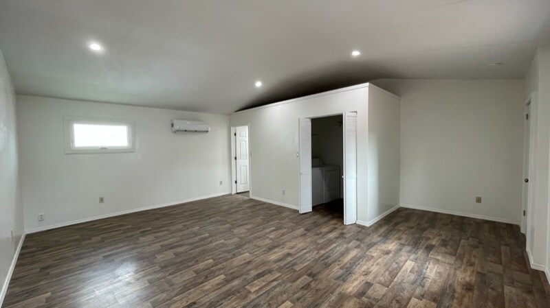 Building Photo - 415 N Washington St