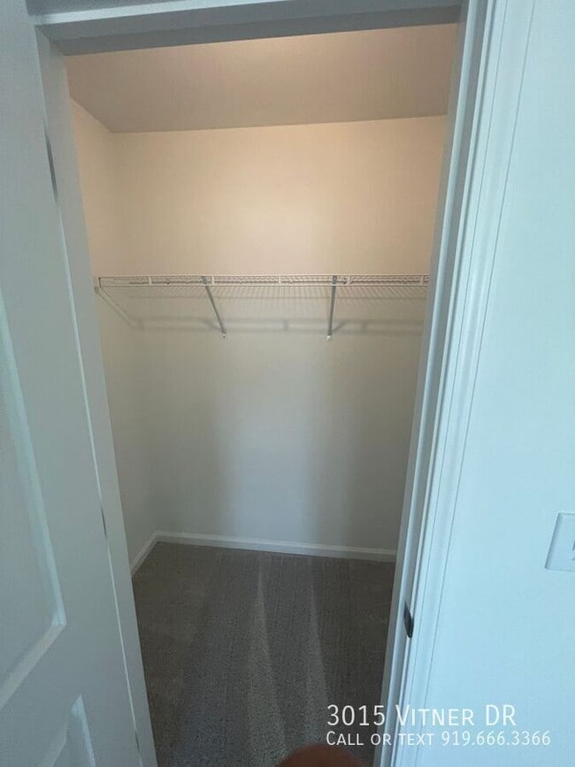 Building Photo - 3015 Vitner Dr
