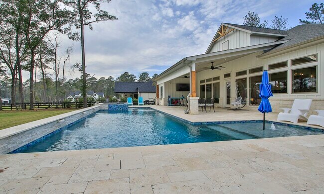 Building Photo - 21359 Monarch Dr