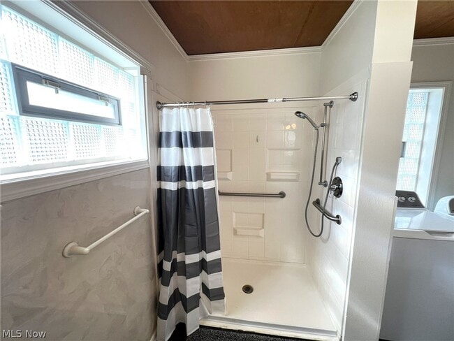 Building Photo - 982 Dan St