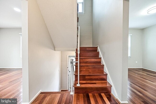 Building Photo - 5572 Kendrick Ln