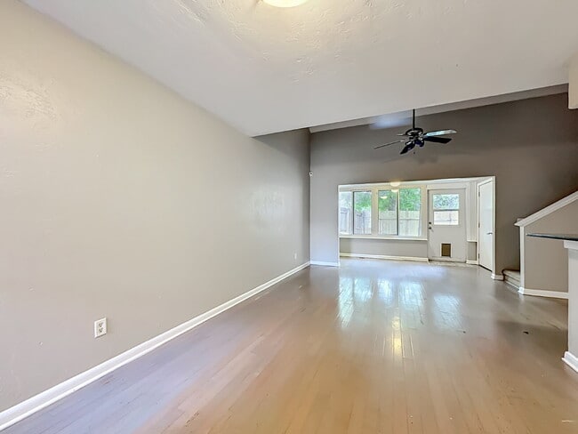 Building Photo - 2857 Wonderwood Ln