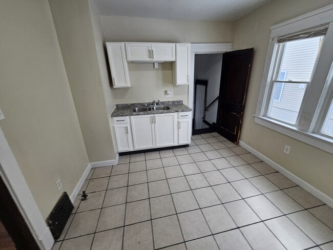 Building Photo - 3386 E 134th St