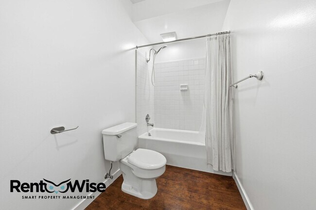 Building Photo - 2060 Sutter St