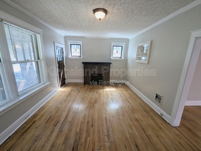 Building Photo - 5707 Dewey Ave