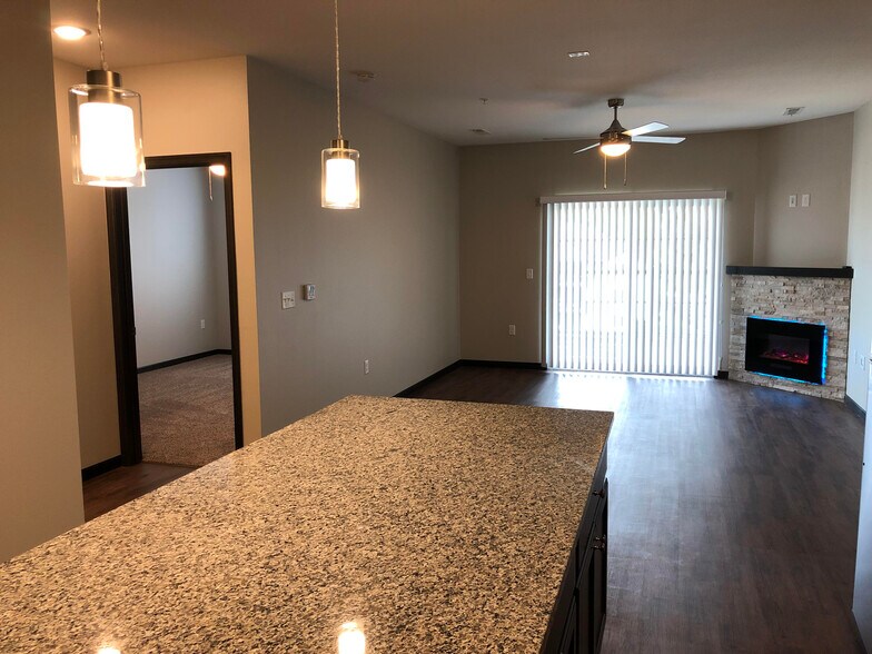 Building Photo - 2863 Spring Rose Circle