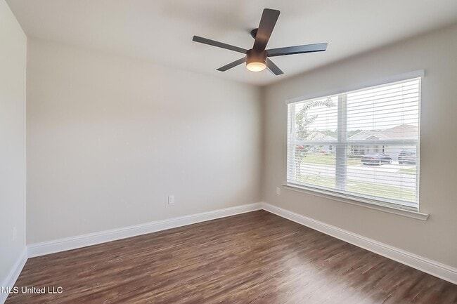 Building Photo - 6559 Eastland Cir