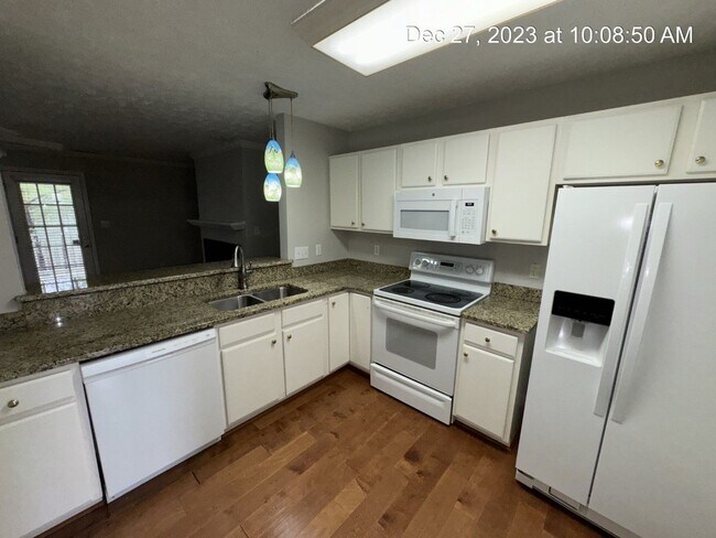 Building Photo - 332-5 Bubble Creek