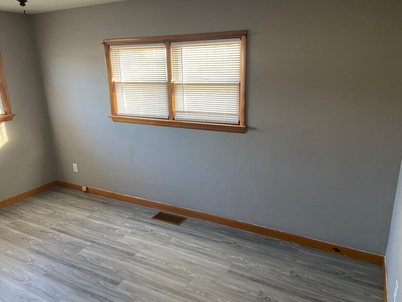 Master Bedroom #1 - 704 E Pike St