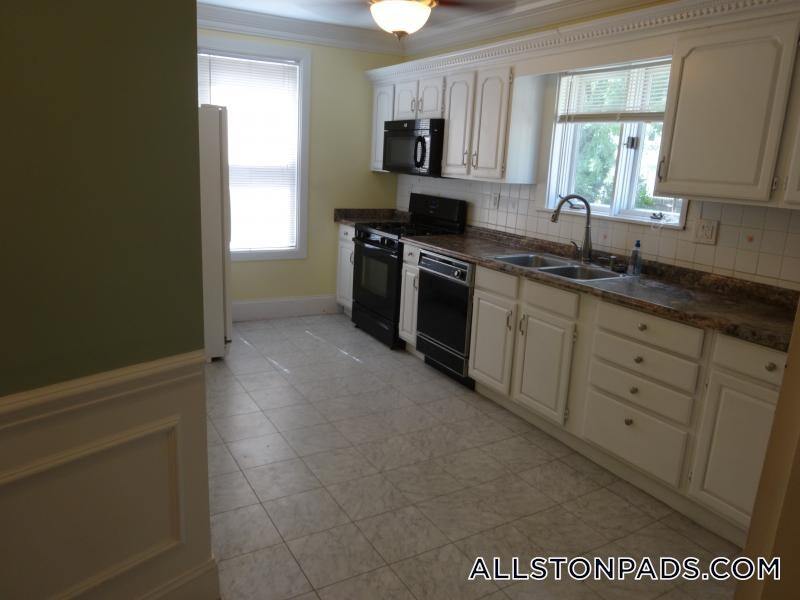 Building Photo - 57 Riverdale St