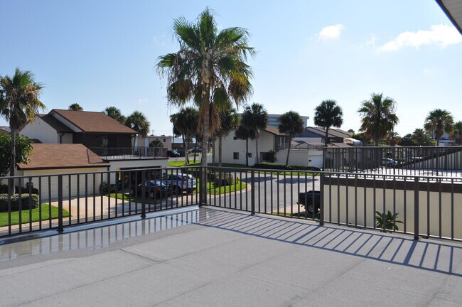 Building Photo - 165 Seawind Dr