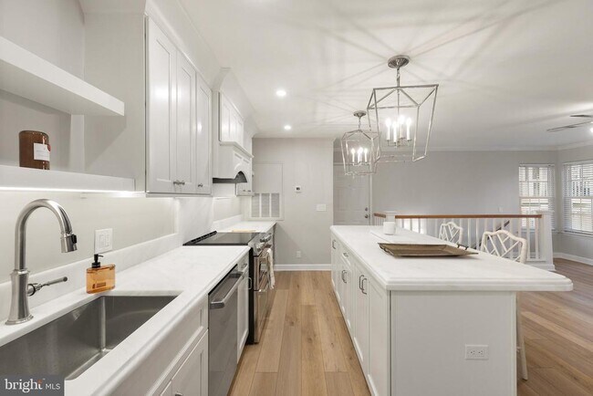 Building Photo - 5824 Inman Park Cir