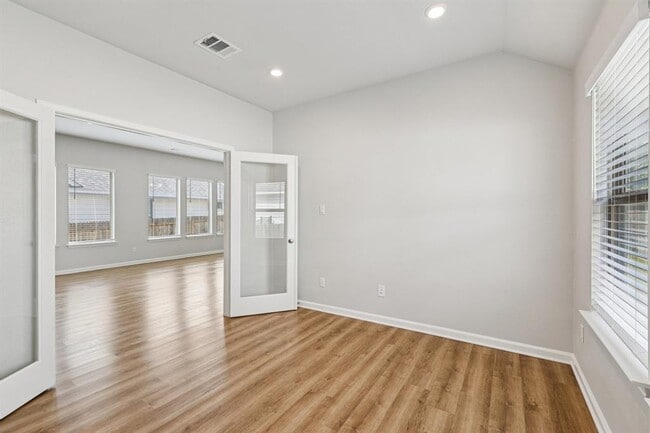 Building Photo - 601 Los Olives Ln