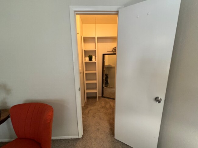 Building Photo - 4020 Holland Ave