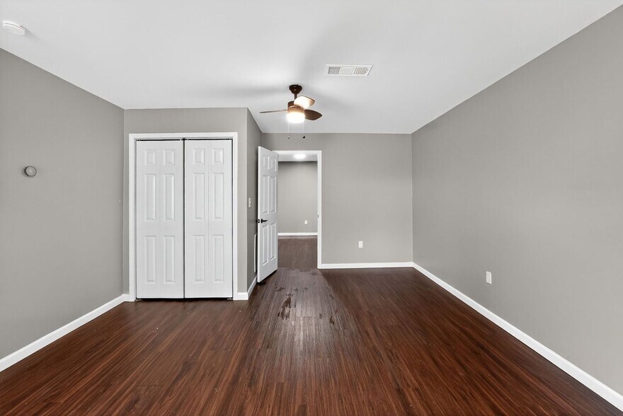 Building Photo - 313 Olympian Dr