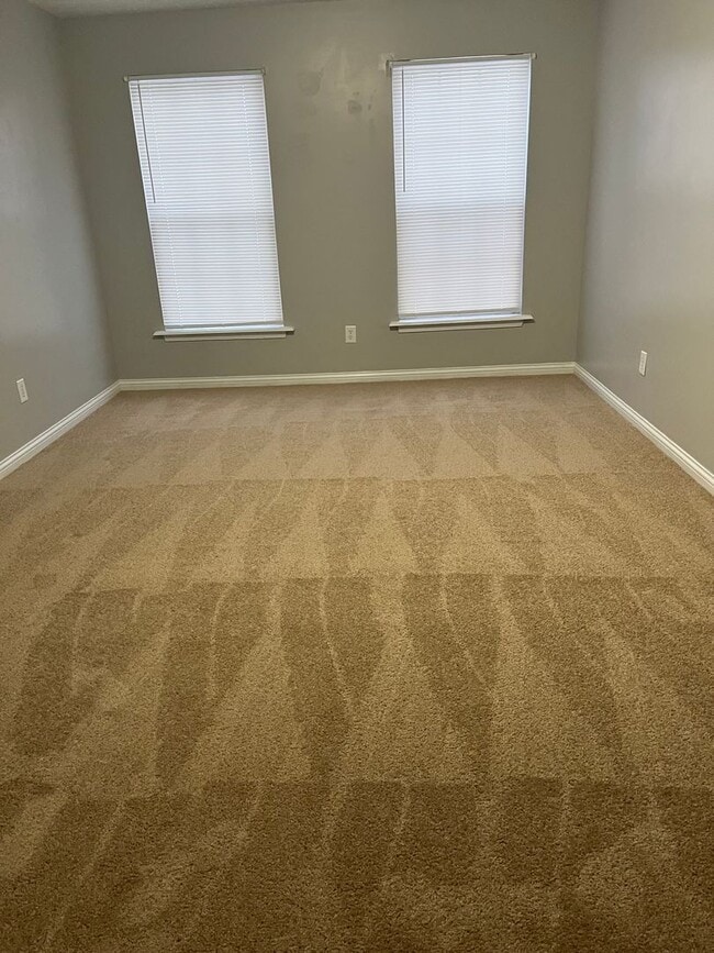 Building Photo - Florence Ct