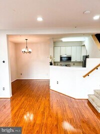 Building Photo - 5211 Duke Ct