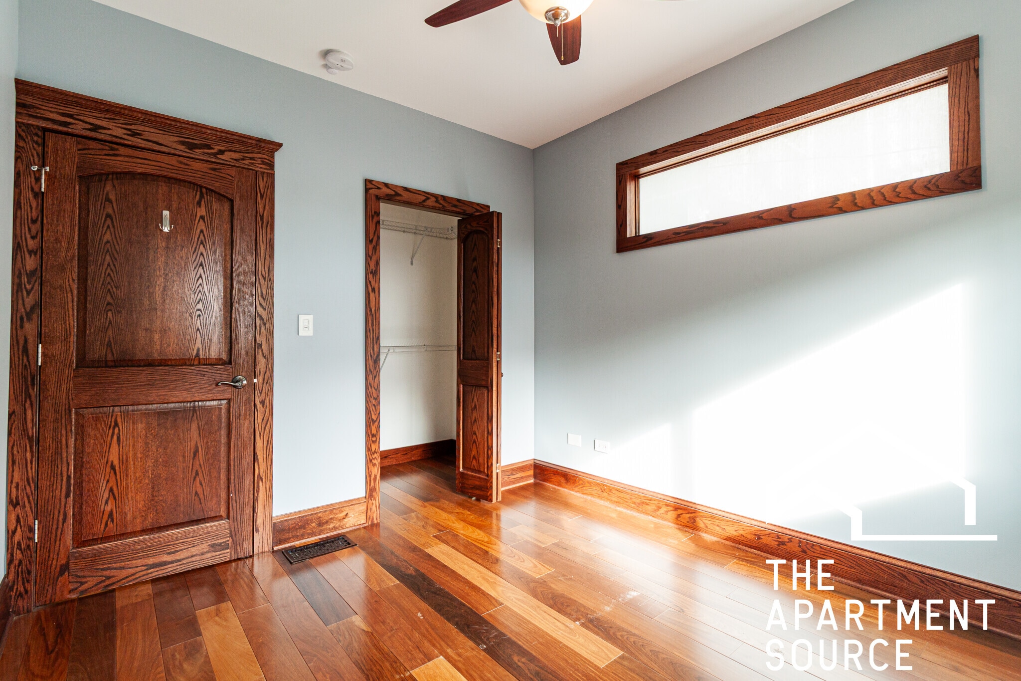 Building Photo - 1019 W Oakdale Ave