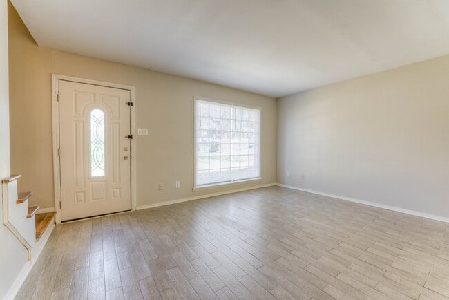 Building Photo - Qualified Tenants Get 50% Off First Month!...