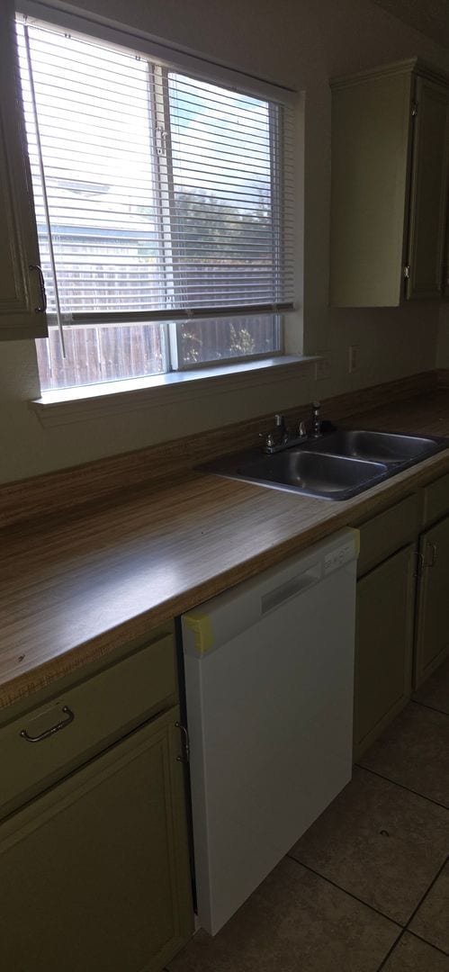 Building Photo - 2405 Kilgore Dr