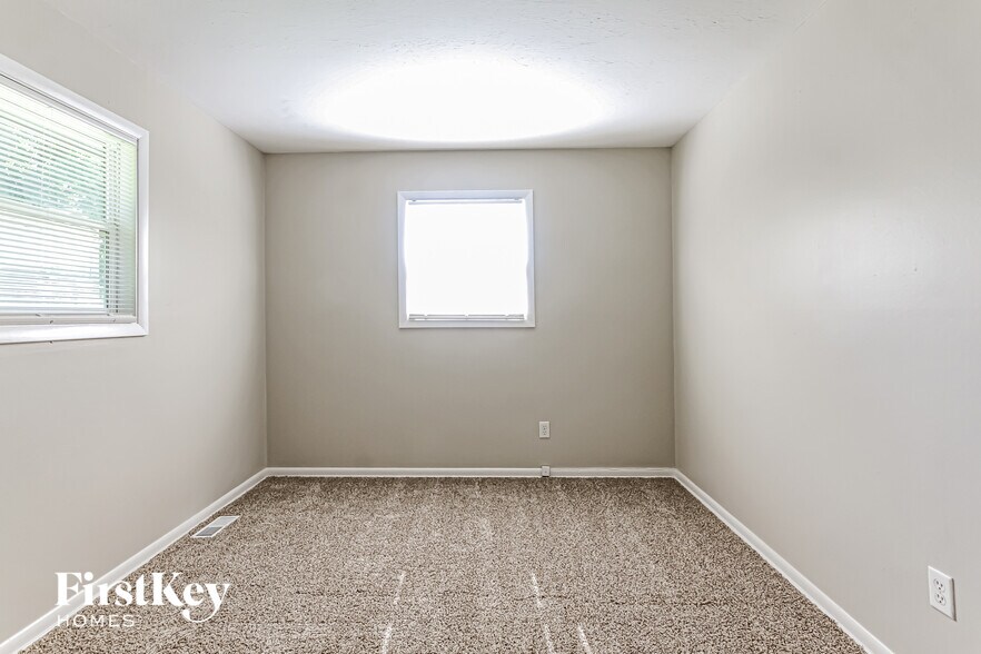 Building Photo - 4939 Norcroft Dr