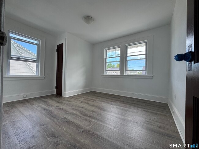 Building Photo - 55 Kings College Pl