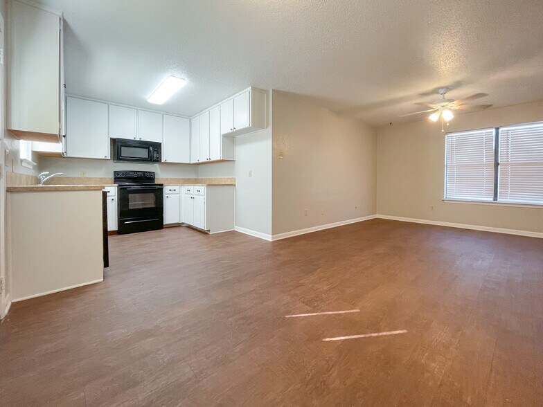 Building Photo - 3122 McFerrin Ave