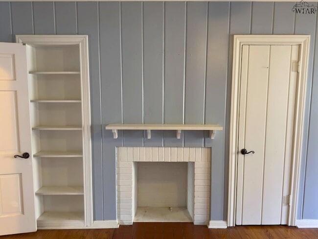 Building Photo - 1817 Ardath Ave