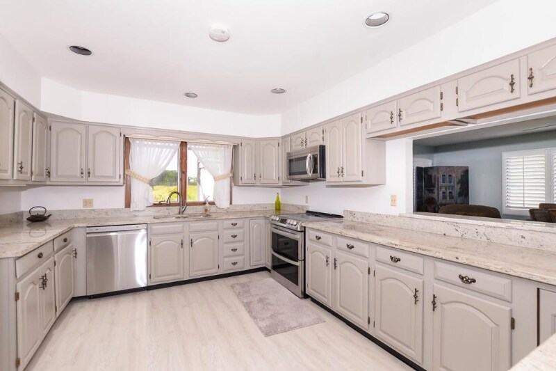 Building Photo - 3001 Conifer Dr