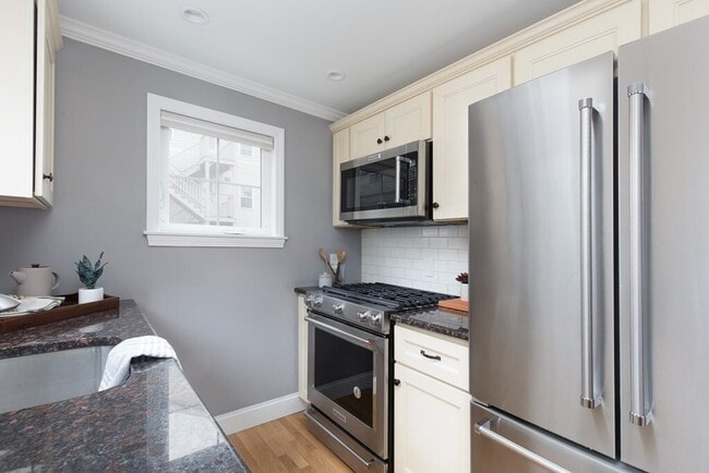 Building Photo - 1 Rowen Ct