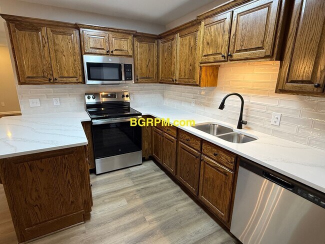 Building Photo - 3 BD 2 BA