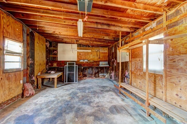 Building Photo - 1408 Delview Rd