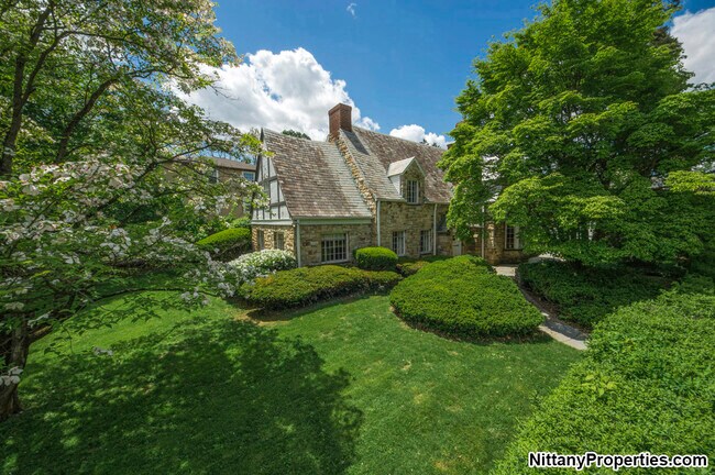 Building Photo - 100 N Patterson St