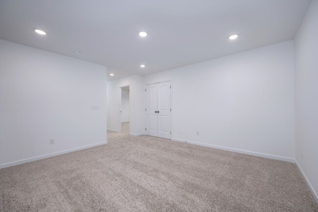 Building Photo - Brand New and Move-in Ready!