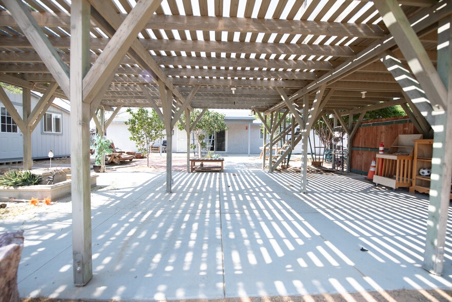 Building Photo - 21667 Laguna Rd